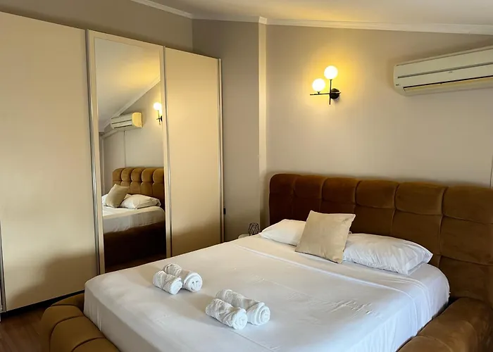 Golden Dublex アパート *