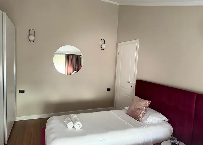 アパート Golden Dublex ティラナ