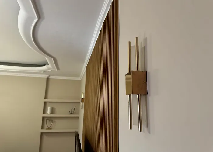 Golden Dublex * 地拉那